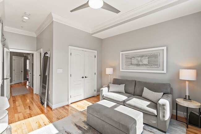 Building Photo - Logan Circle Condo