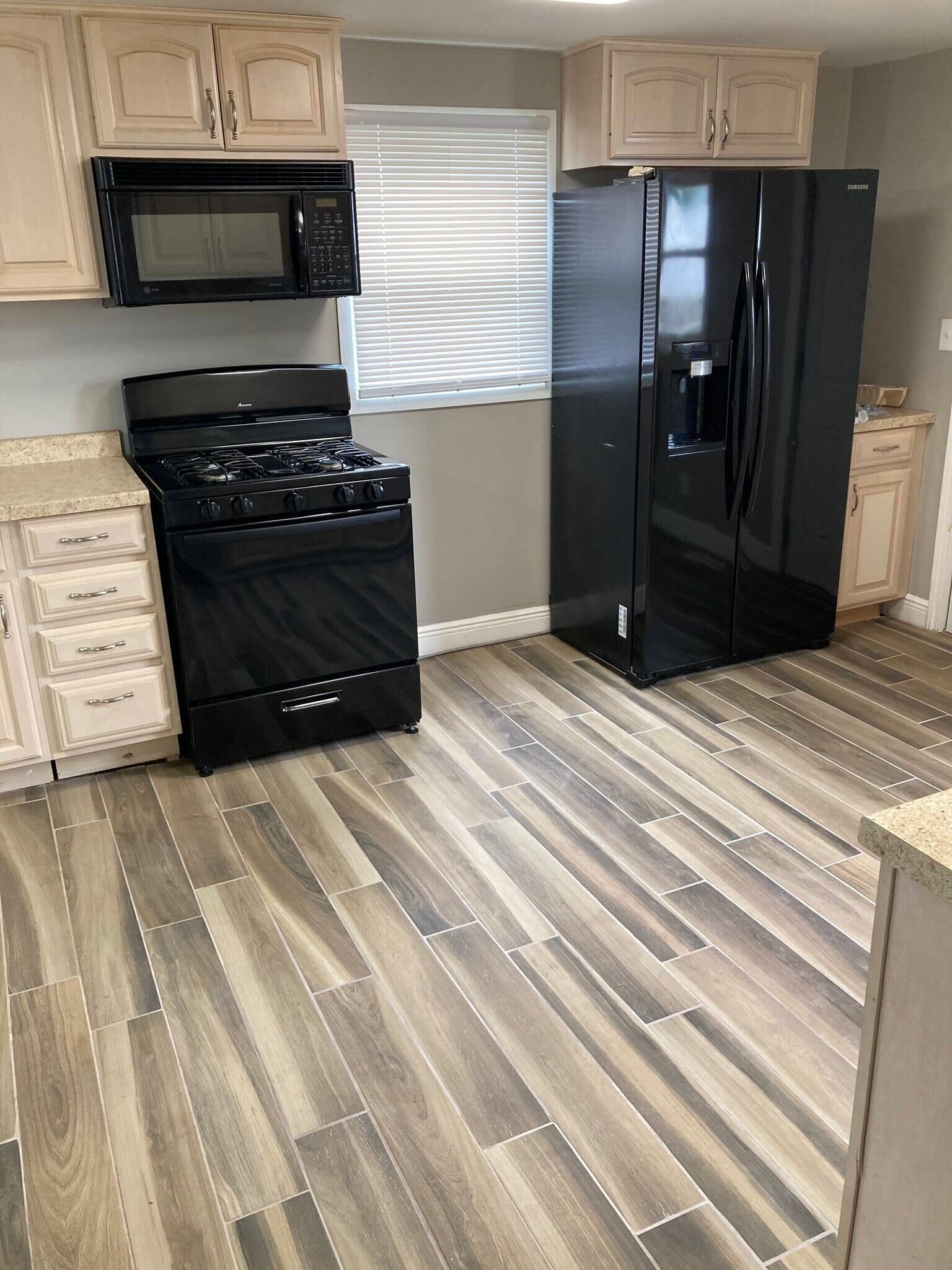 kitchen - 546 20th Ave