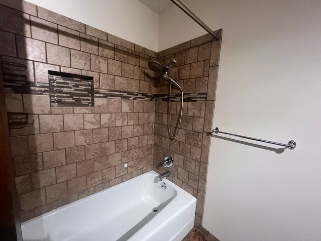 Building Photo - Spacious 4 Bed / 3 Bath Home in Southeast Wichita