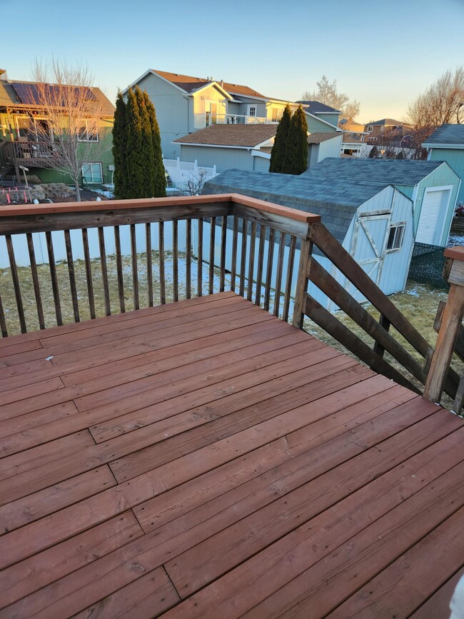 10x20 deck - 7202 N Helena St