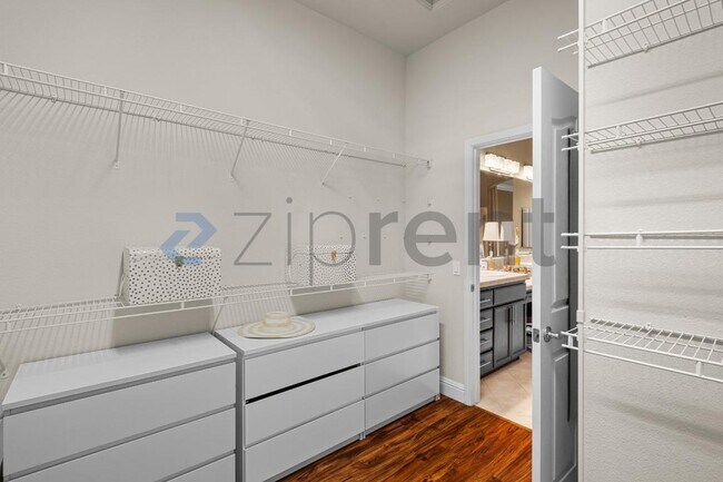 Building Photo - 316 Burr Knot Way