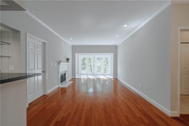 Building Photo - 2865 Lenox Rd NE