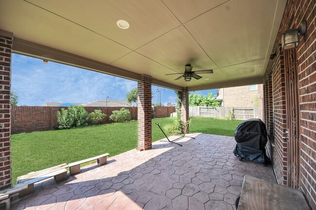 Building Photo - 27419 Canyon Reach Dr