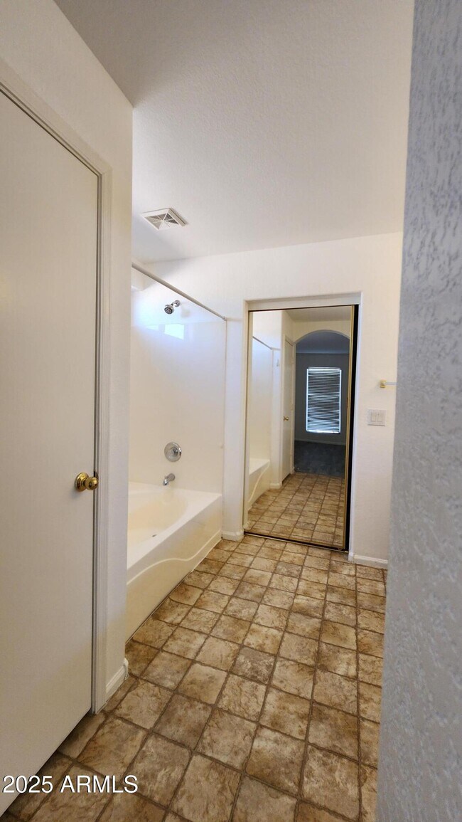 Building Photo - 42553 W Michaels Dr