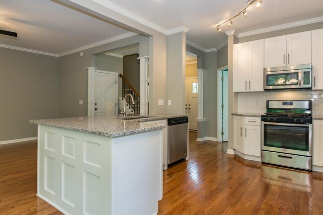 Building Photo - 118 Rustic Pine Ct