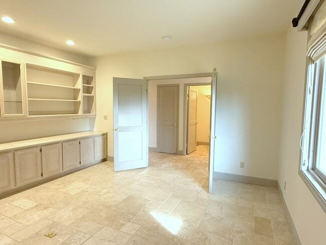 Building Photo - NEW PRICE ! Beautiful custom one story estate located on one of the most desirable streets in Bla...