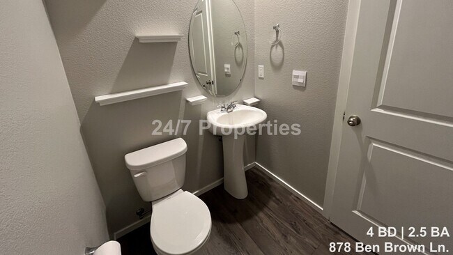 Building Photo - Modern 4 BD | 2.5 BA Home in Woodburn