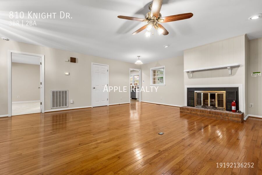 Building Photo - 810 Knight Dr