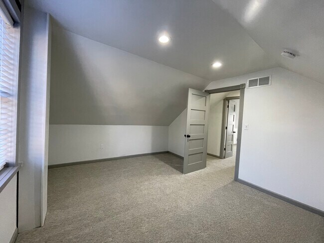 Bed 2 - 250 Allen Ave