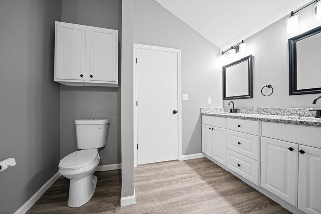 Building Photo - 4417 Briarwood Dr