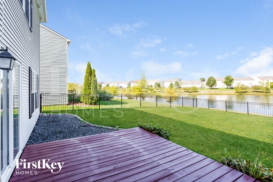 Building Photo - 9518 W Midnight Dr