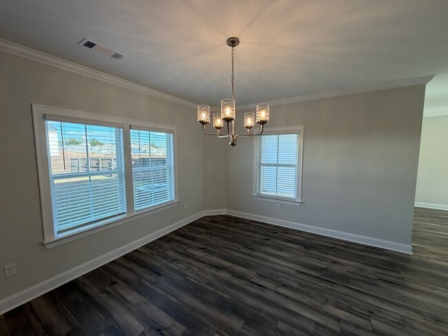 Building Photo - 113 Alva Ct