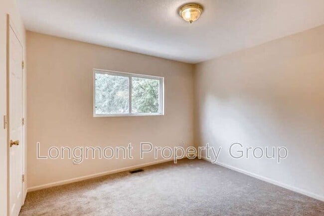 Building Photo - 1601 Great Western Dr