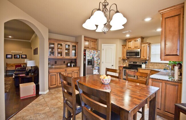 Building Photo - ***1804 SW Sequoia***