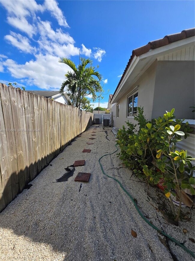 Building Photo - 10805 SW 165th Terrace