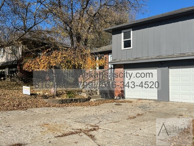 Building Photo - Updated Independence Duplex, Fort Osage SD