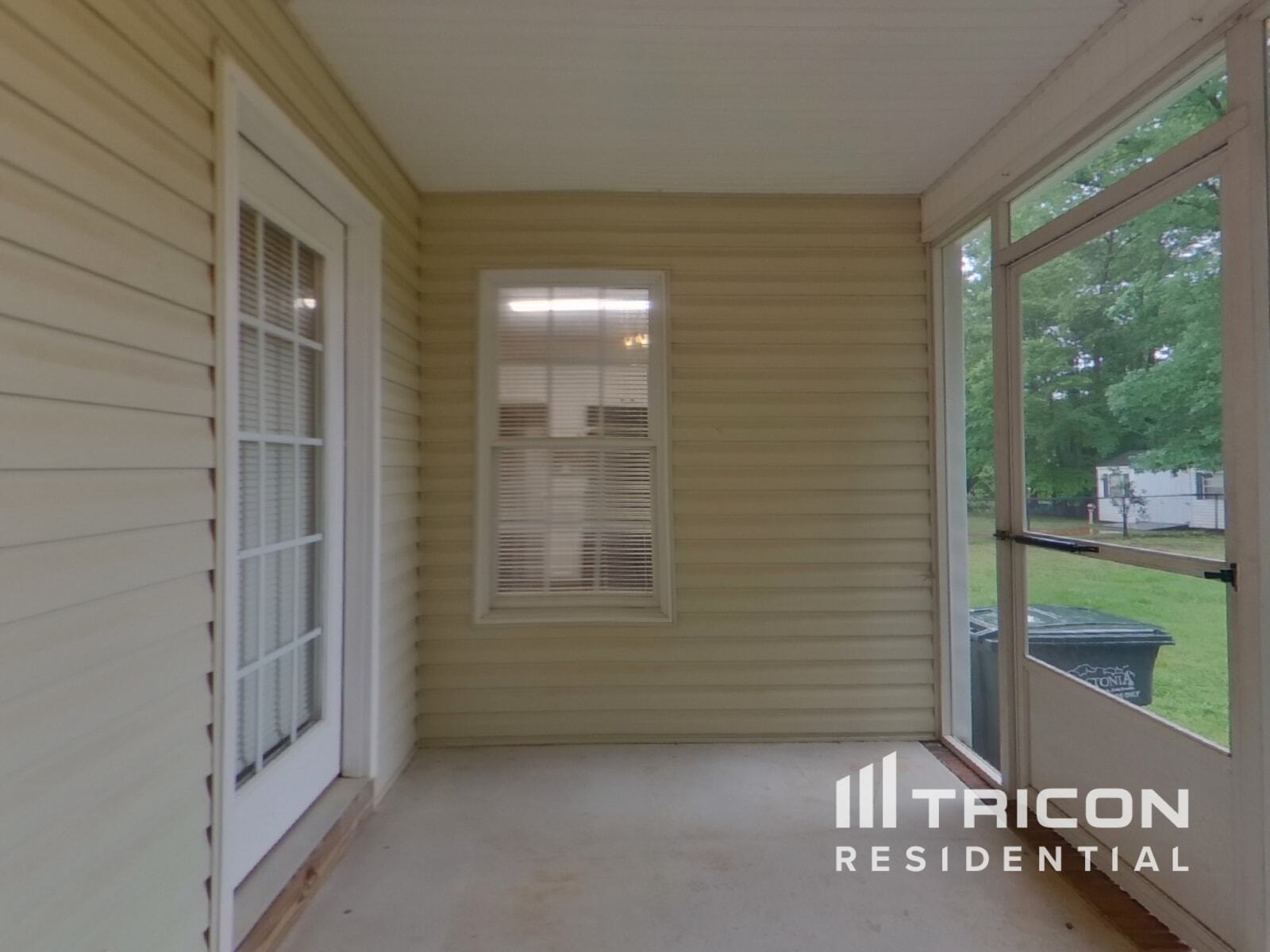Building Photo - 1527 Seejay Ct