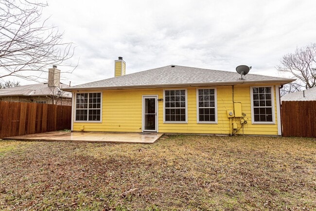 Building Photo - 1235 Blackthorn Dr