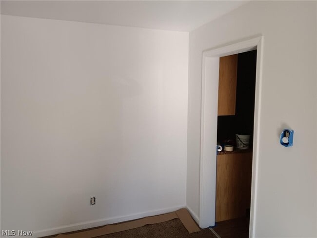 Building Photo - 137 Grove Dr