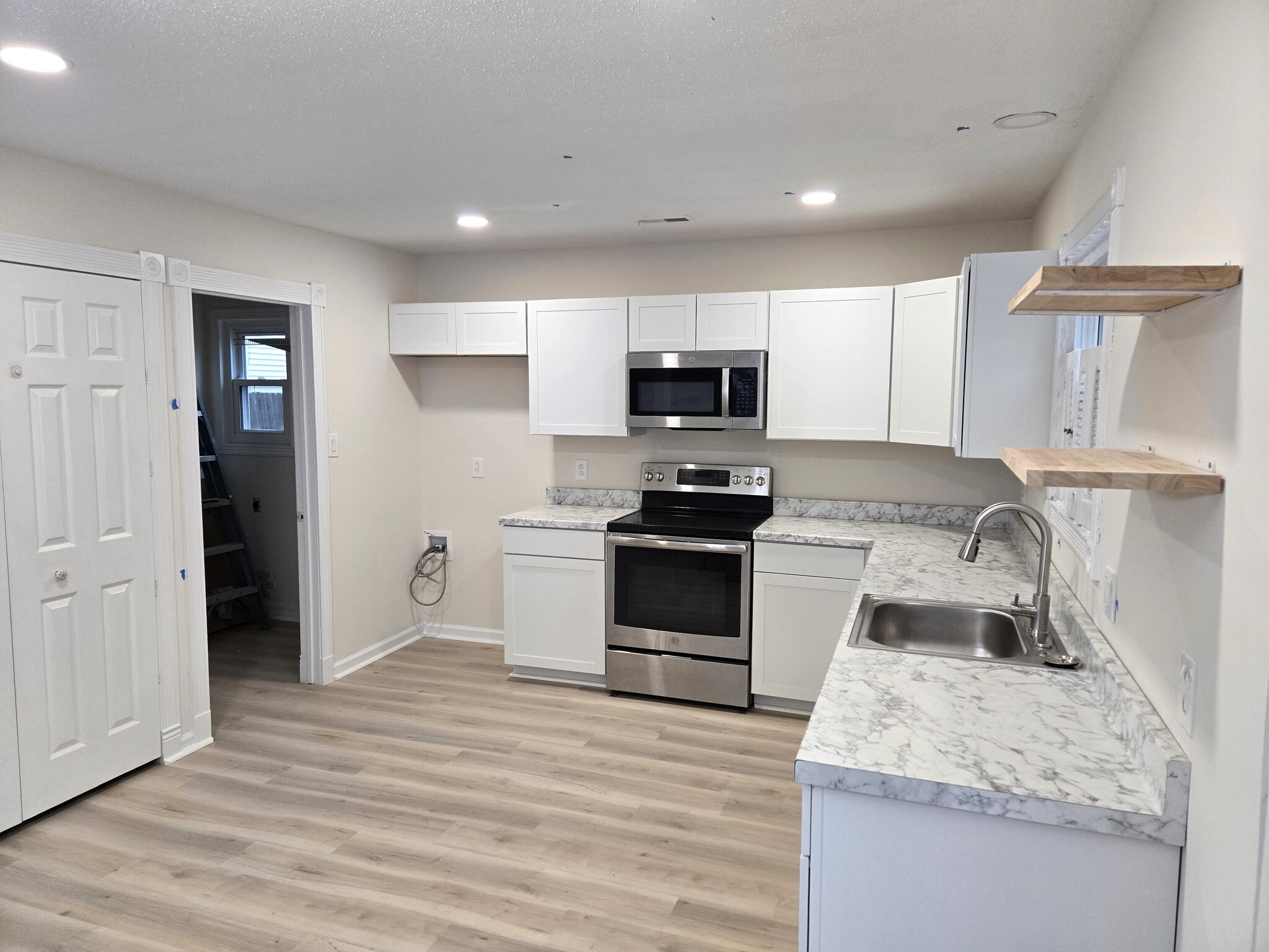 Building Photo - 3912 Riverside Cir