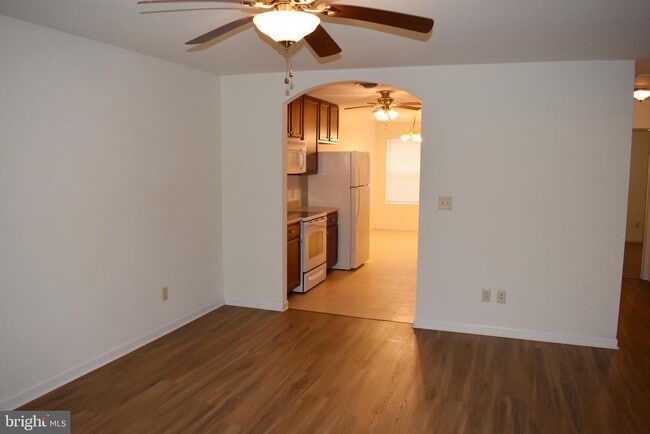 Building Photo - 2725 Roosevelt Dr