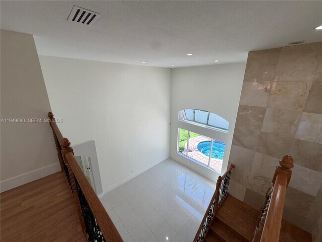 Building Photo - 364 SW 188th Ave