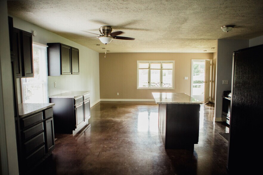 Building Photo - 3321 N Kinser Pike