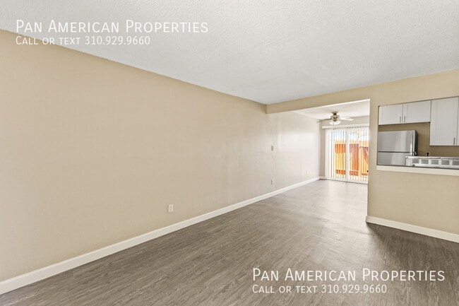 Building Photo - 15443 Van Buren St