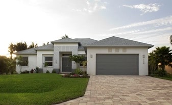 Building Photo - 5224 SW 27th Pl