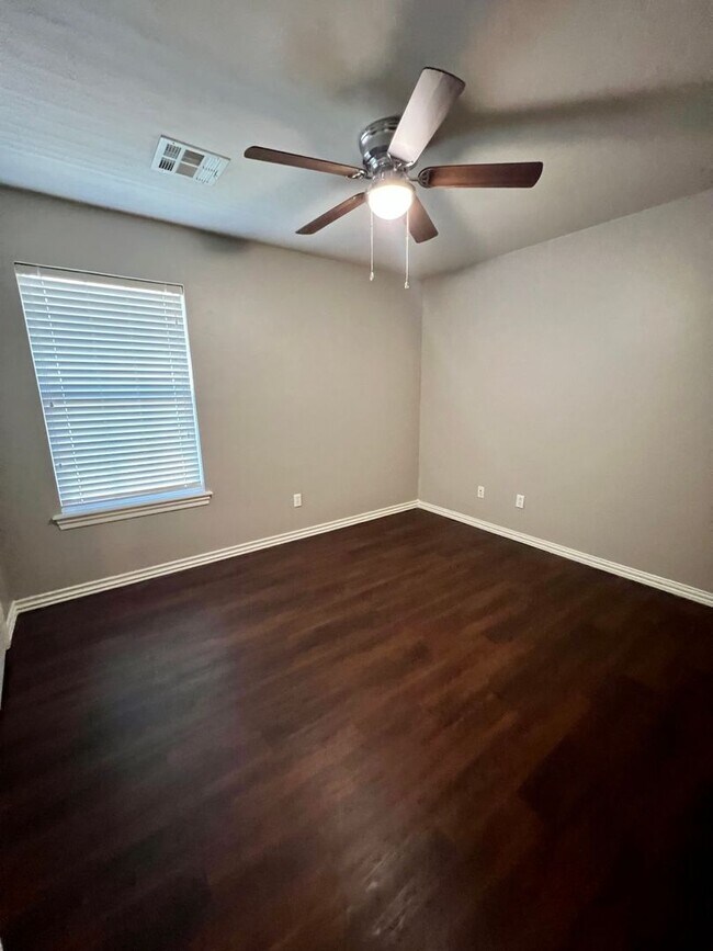 Building Photo - Wonderful Rental Home in Sycamore Creek!