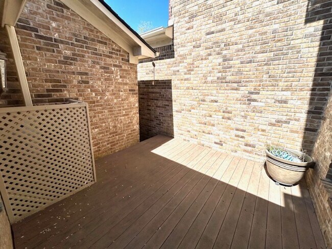 Building Photo - Prime Madison Location – Home for Rent