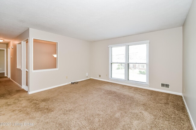 Building Photo - 1042 Cristland Rd