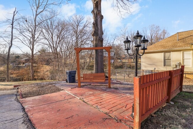 Building Photo - 1802 Warren Dr