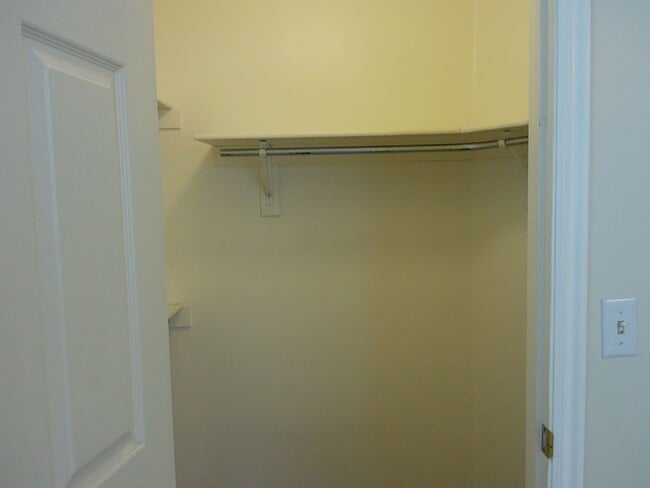 Building Photo - 29 Somerset Pl