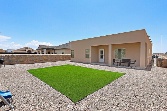 Building Photo - 532 Oakmont
