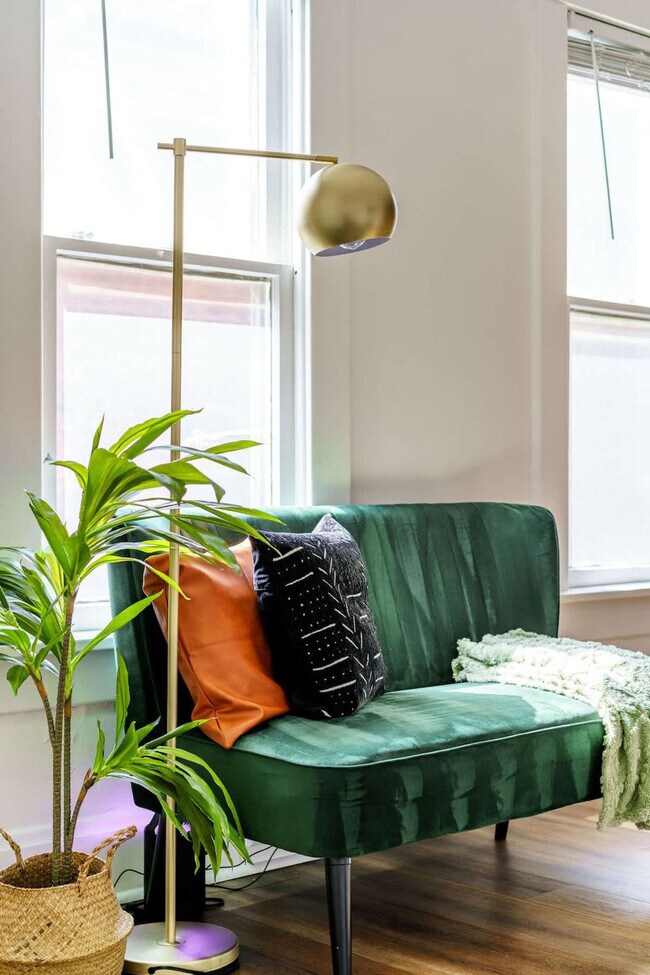 Building Photo - 575 1/2 City Park Avenue-SI ID1265634P