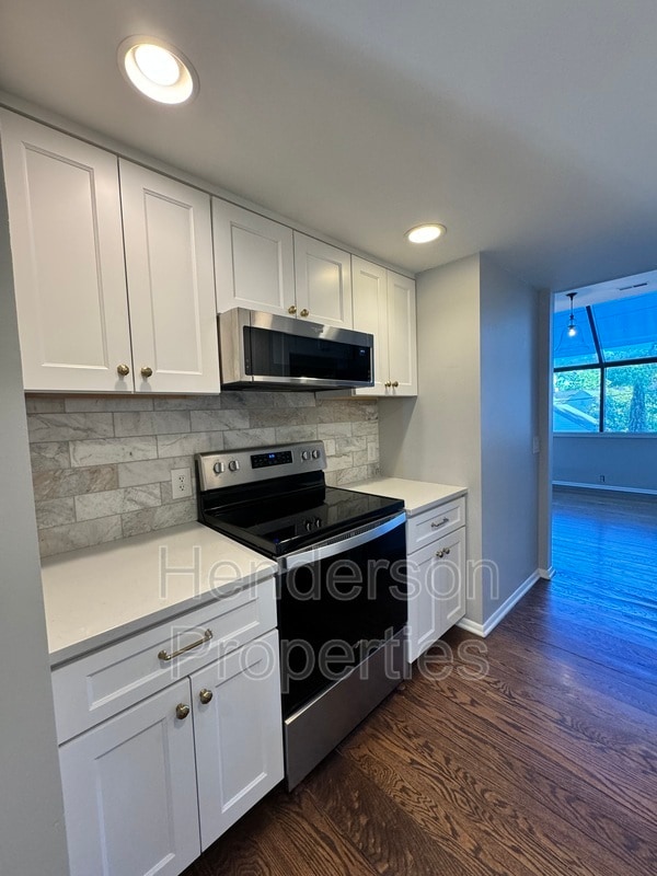 Building Photo - 501 Fenton Pl