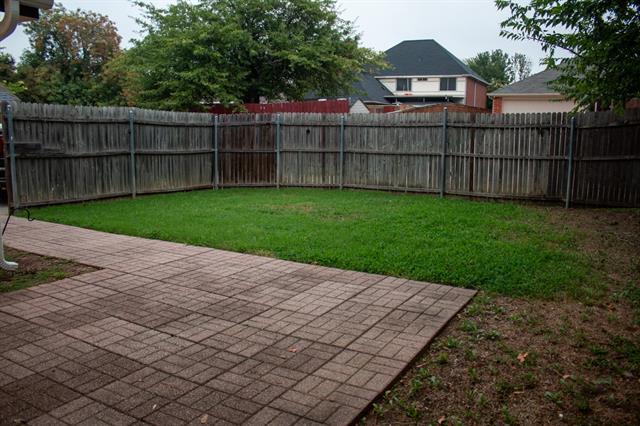 Building Photo - 7220 Blackthorn Dr