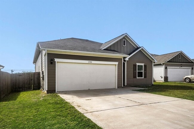 Building Photo - 13705 Sherri Berry Wy