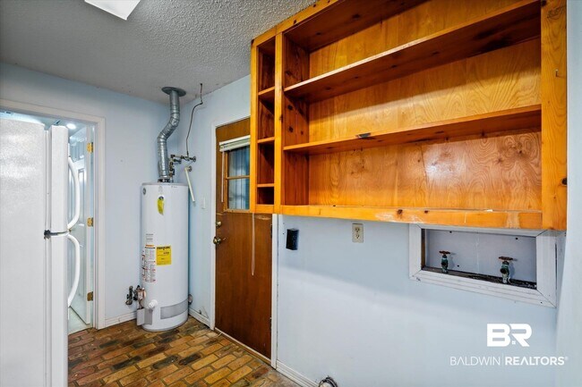Building Photo - 7300 Cypress Ave