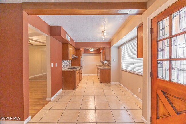 Building Photo - 3021 Fierro Dr