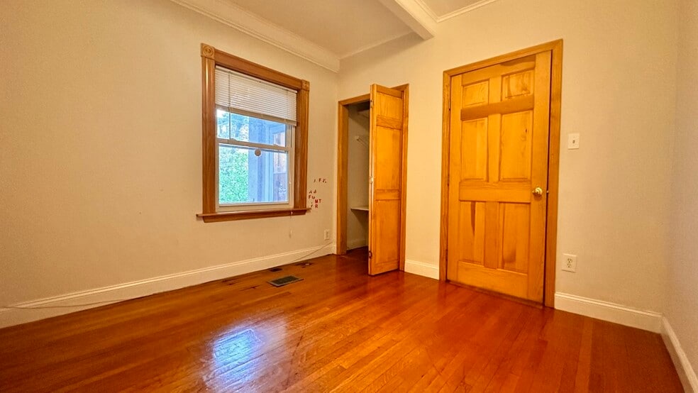 b3 - 111 Longwood Ave