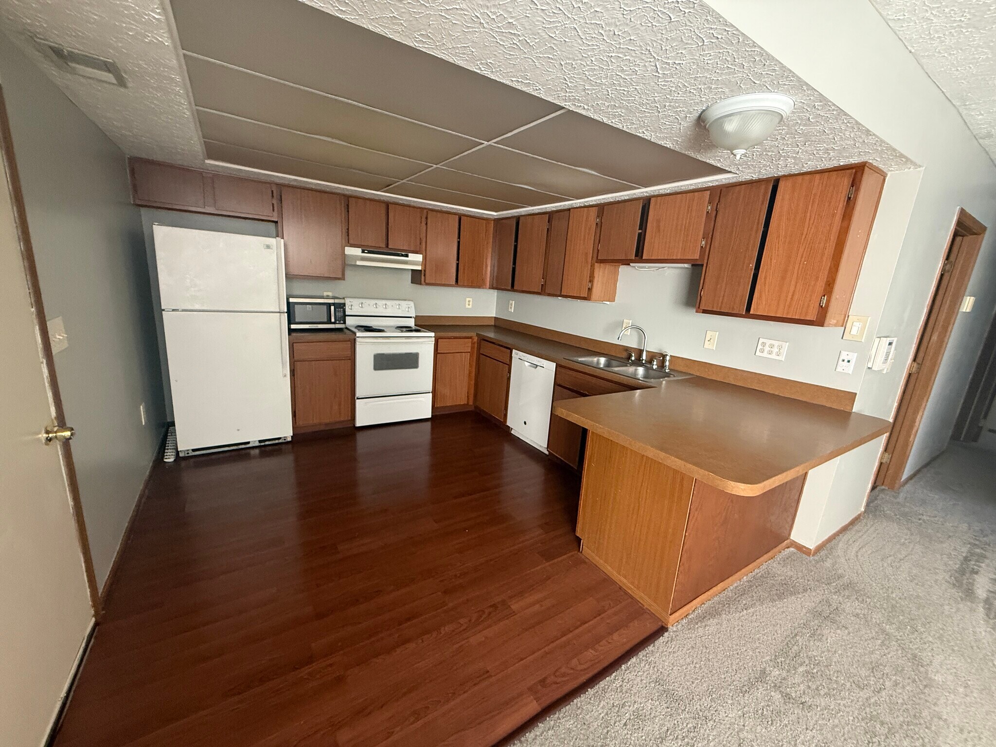 Building Photo - 2710 Charles Dr