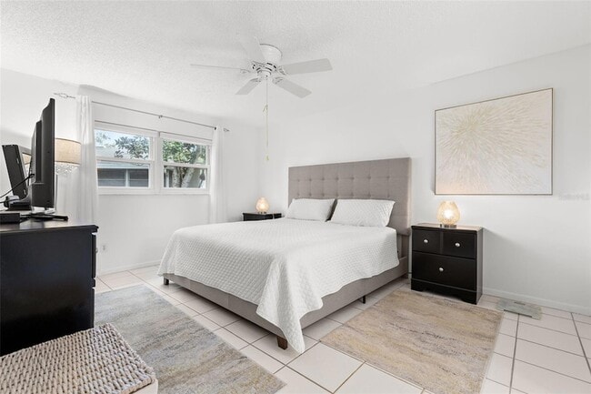 Building Photo - 3143 37th Ln S