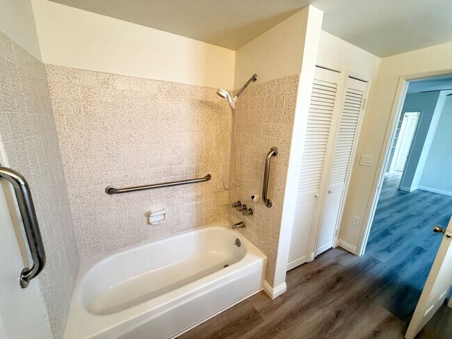 Building Photo - Spacious Monterey Park Home with Large Lot