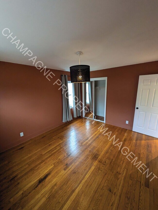 Building Photo - Single Family Home in South KC