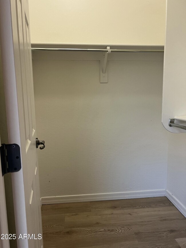 Building Photo - 6734 W Blackstone Ln