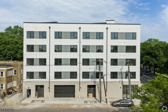 Building Photo - 448 S Orange Ave