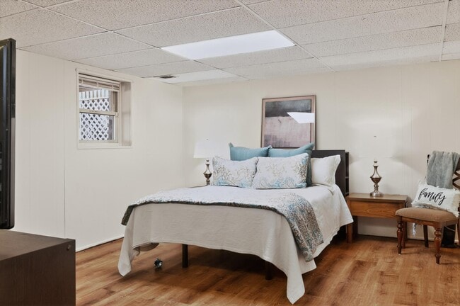 Building Photo - 462 Worthington Rd