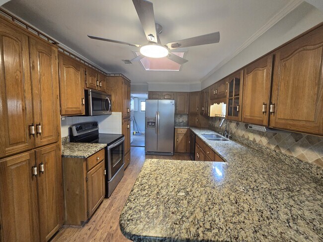 Building Photo - 1307 Point Peter Rd